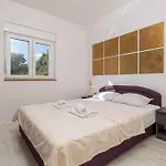 Σπίτι διακοπών In 47618 *